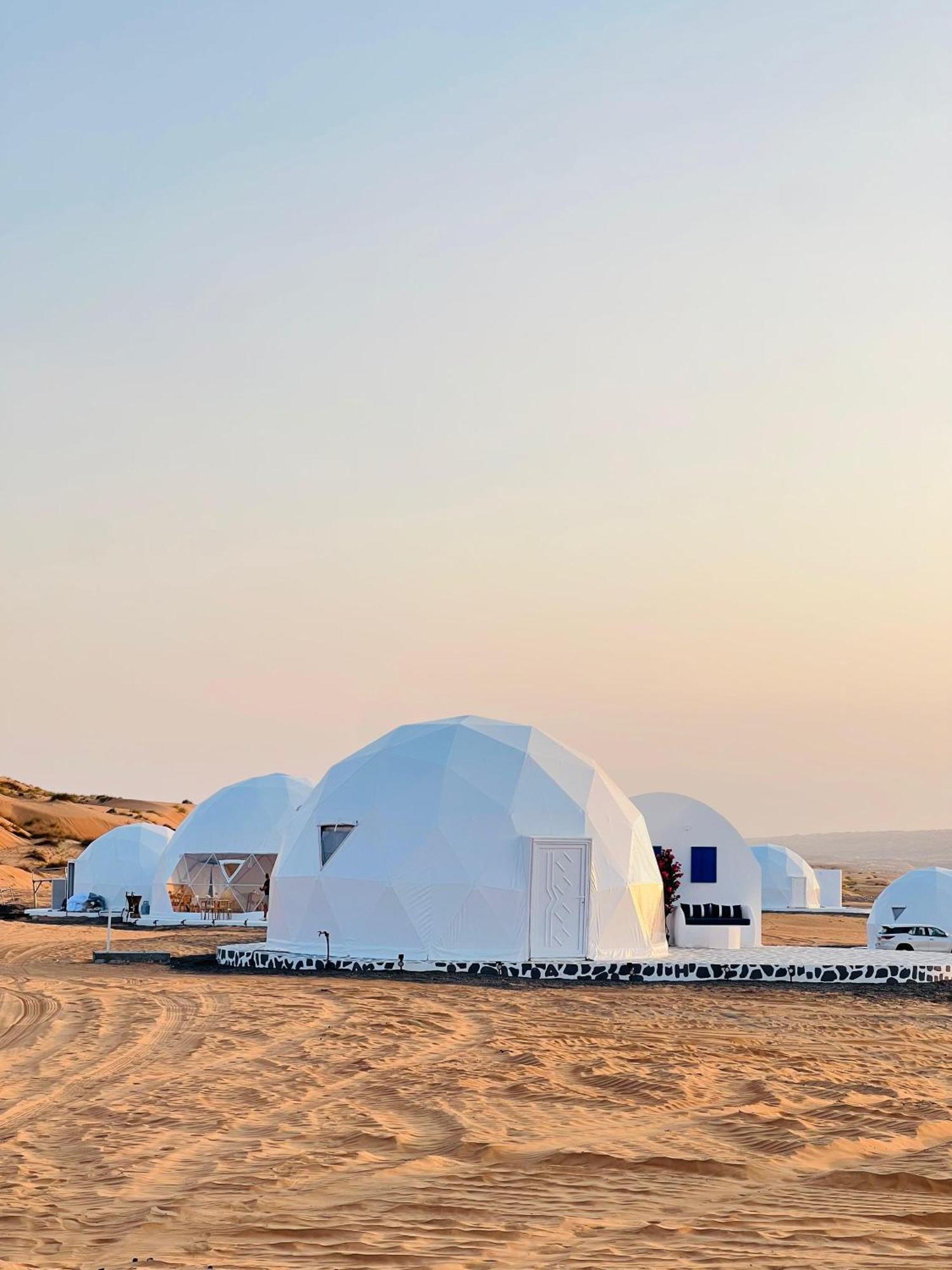 Отель Bubbles Domes Private Cmp Al Wasil Номер фото