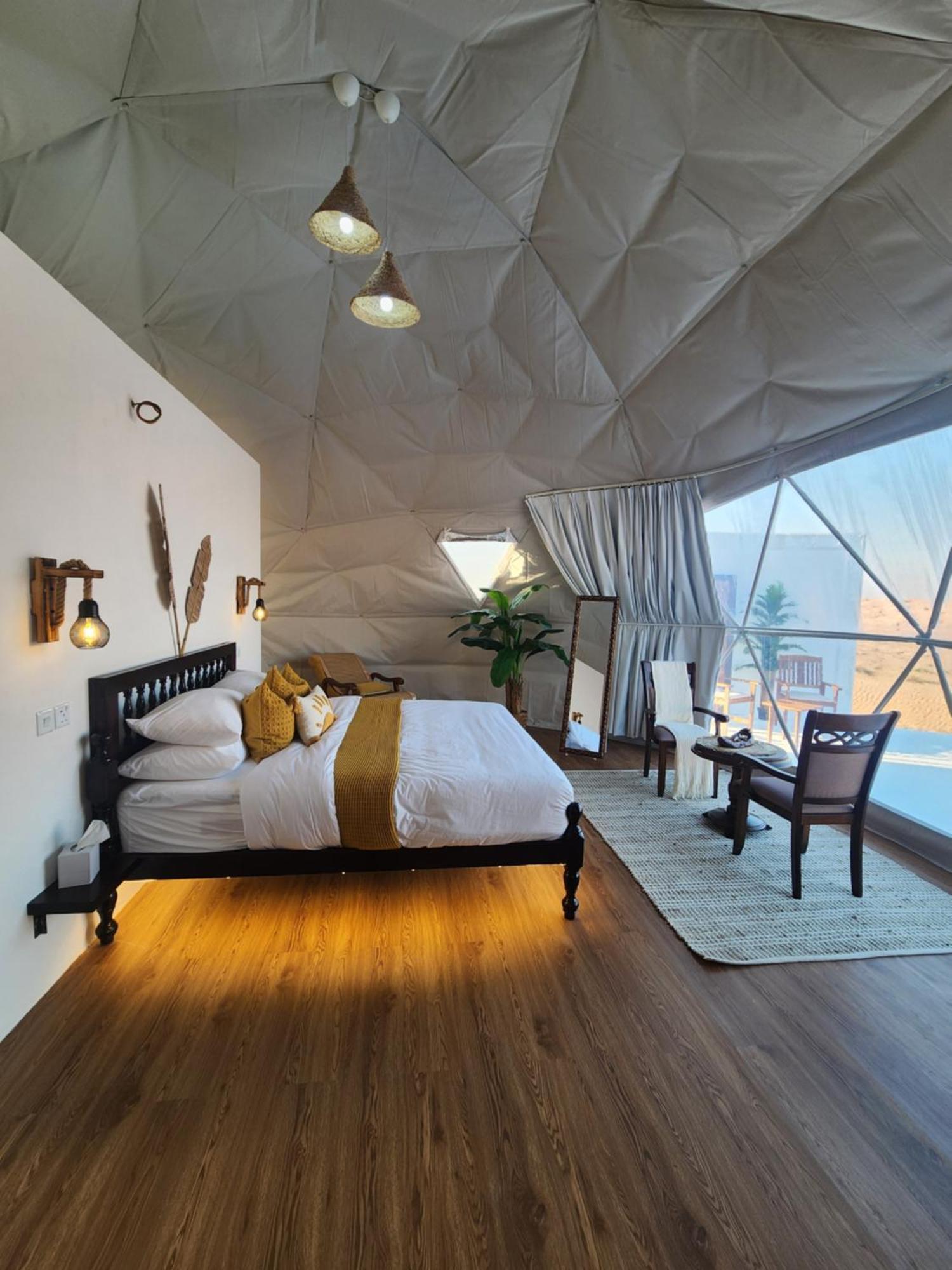 Отель Bubbles Domes Private Cmp Al Wasil Номер фото
