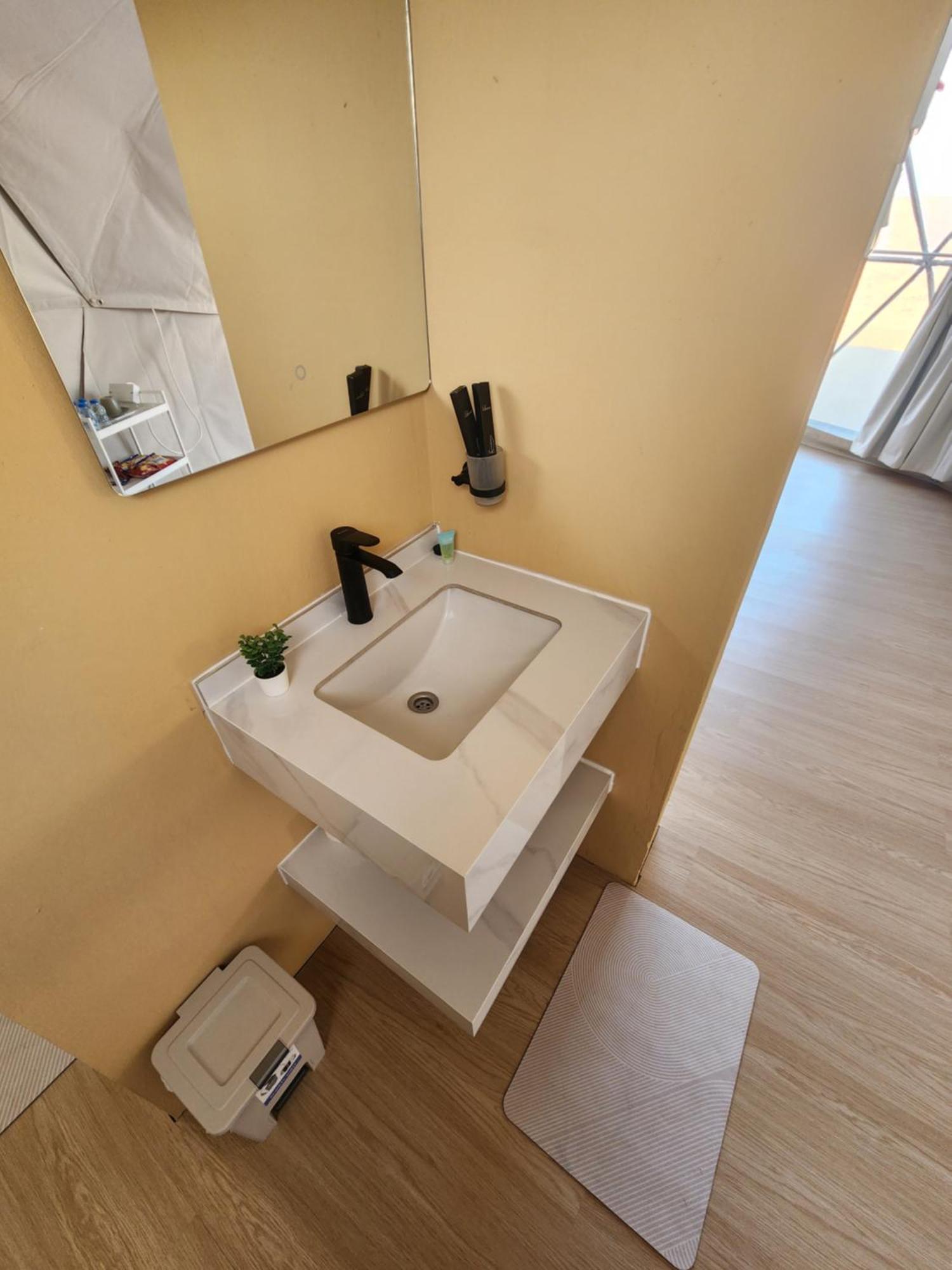 Отель Bubbles Domes Private Cmp Al Wasil Номер фото
