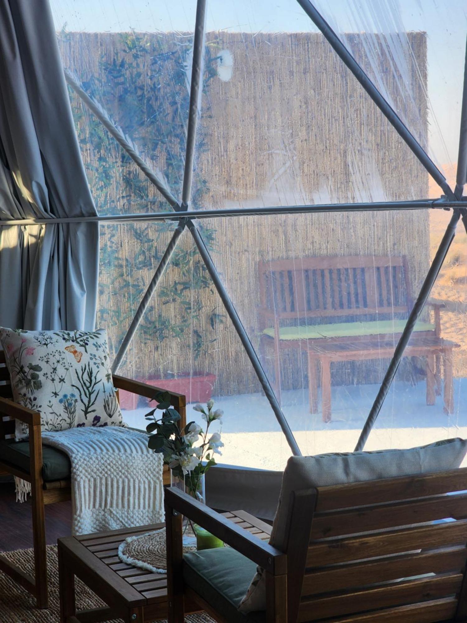 Отель Bubbles Domes Private Cmp Al Wasil Номер фото